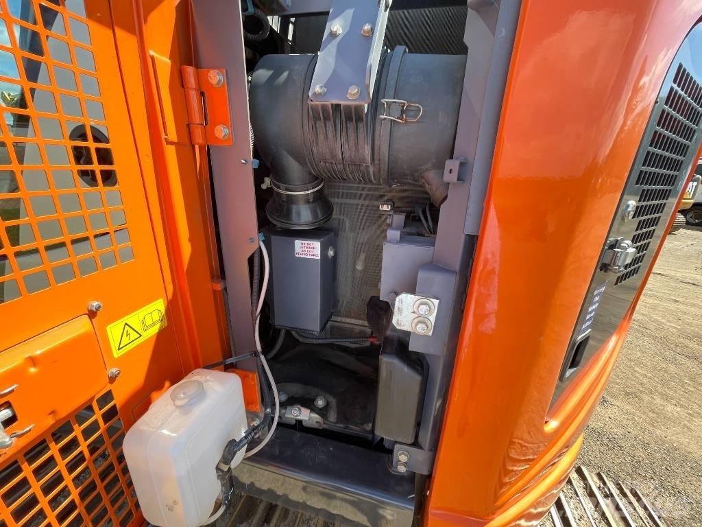 Hitachi ZX 135 US-6 Pásové rýpadlá