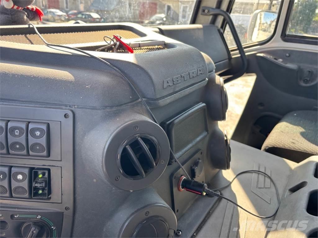 Astra HD8 8X6 Sklápače
