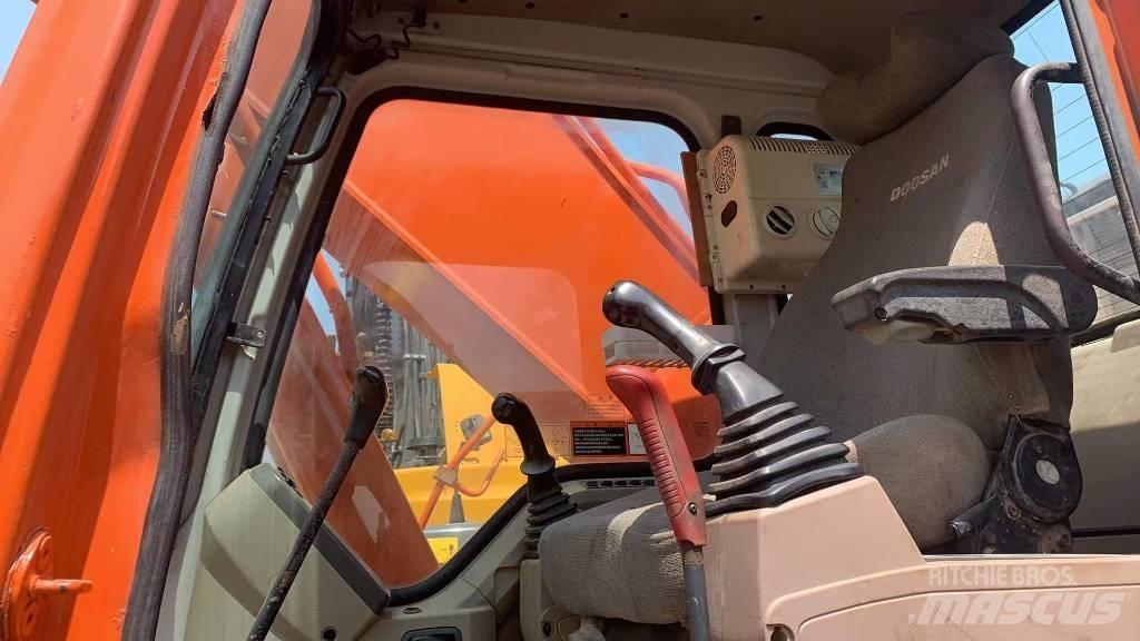Doosan DH 300 LC-7 Pásové rýpadlá