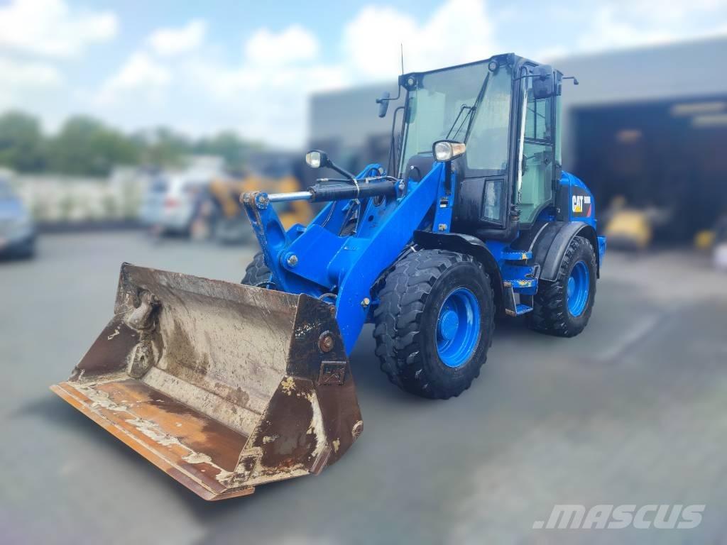 CAT 908 M Kolesové nakladače