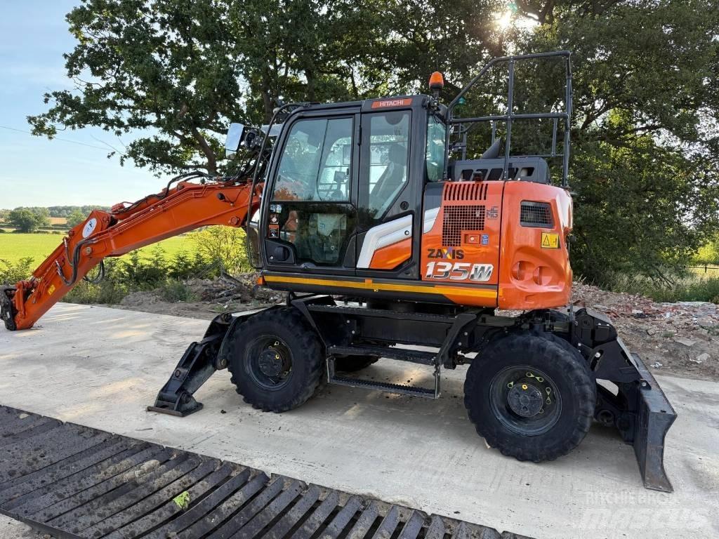 Hitachi ZX 135 W-7 Kolesové rýpadlá