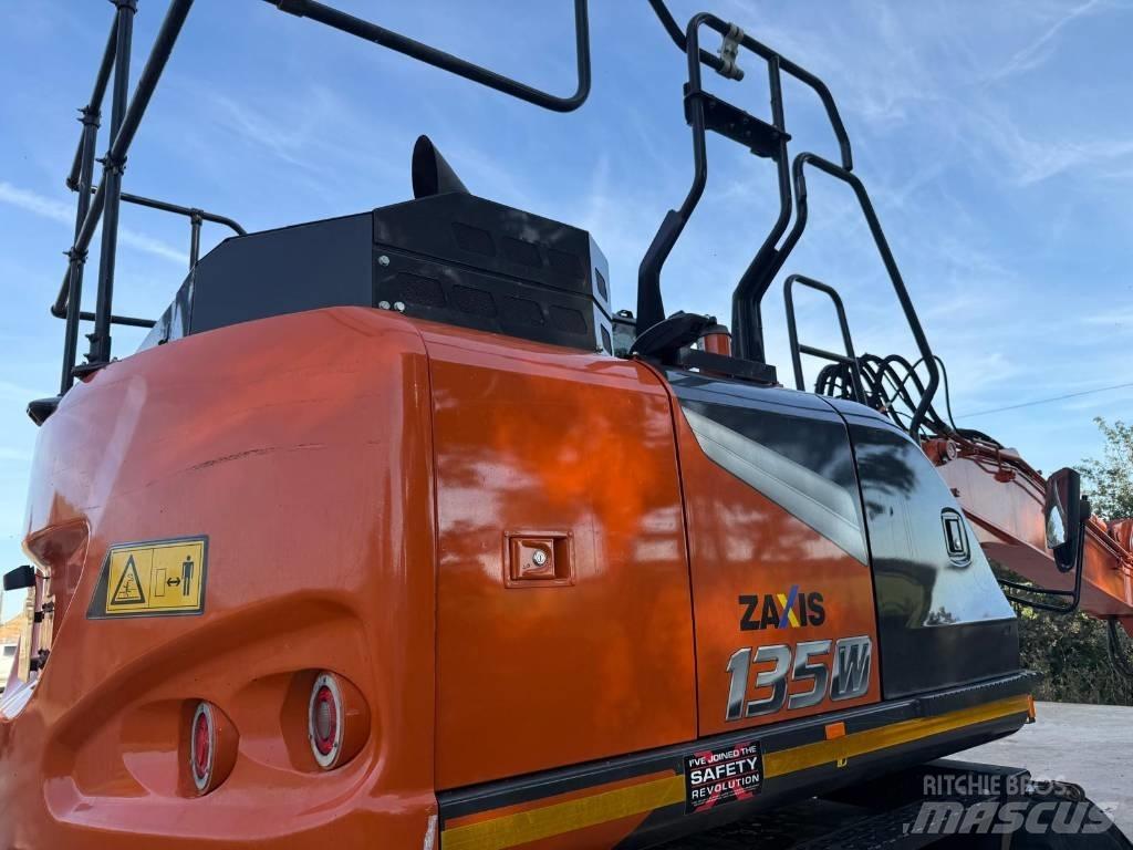 Hitachi ZX 135 W-7 Kolesové rýpadlá