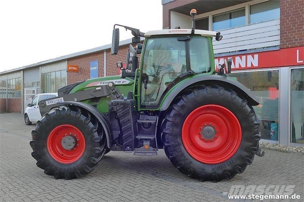 Fendt 718 vario s4 Traktory