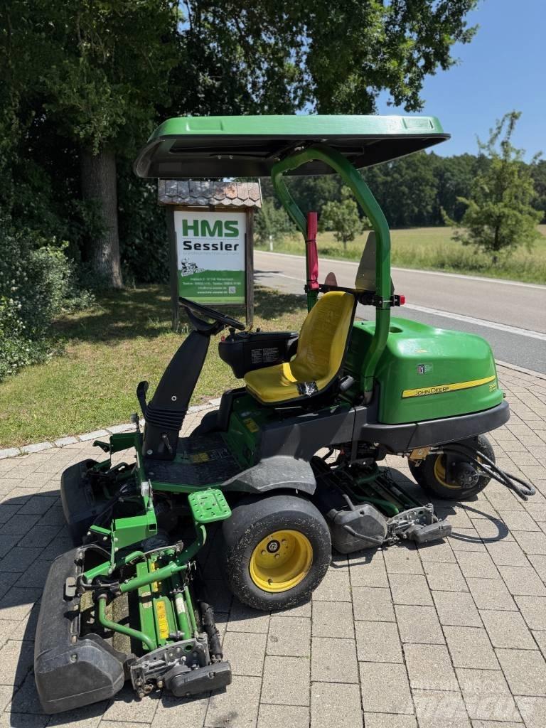 John Deere 2500 E Kosačky greenov
