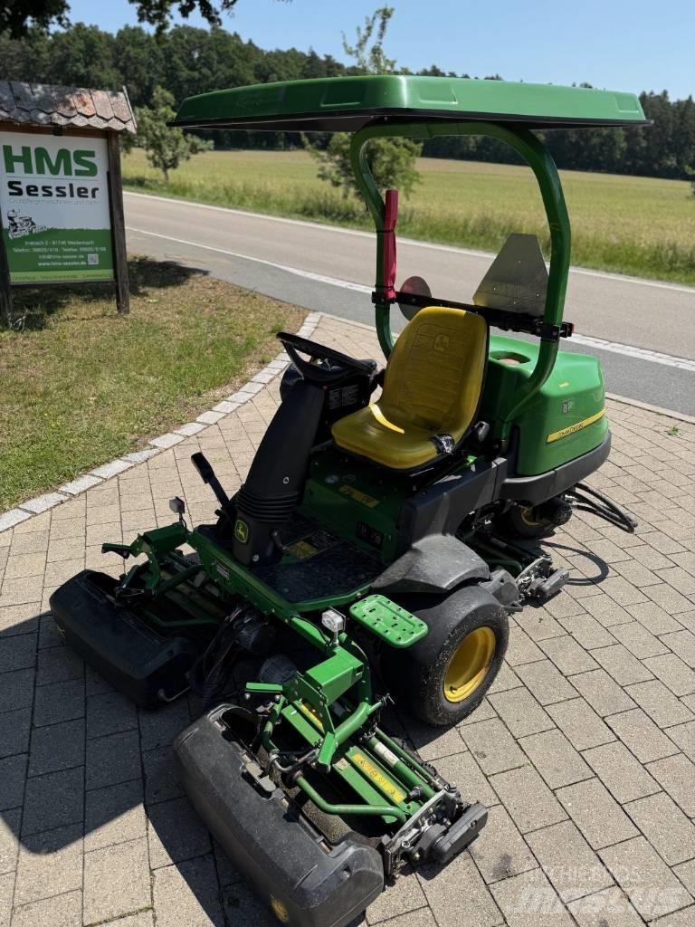 John Deere 2500 E Kosačky greenov