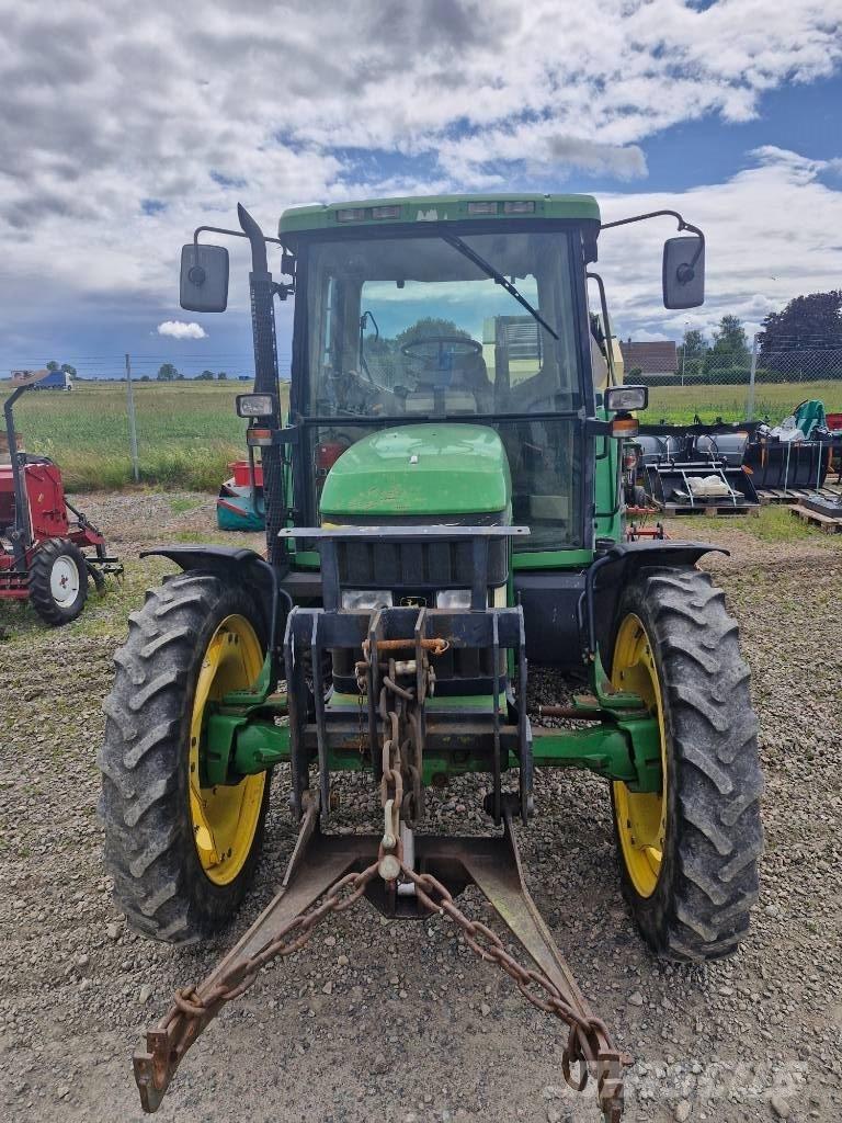 John Deere 6210 Traktory