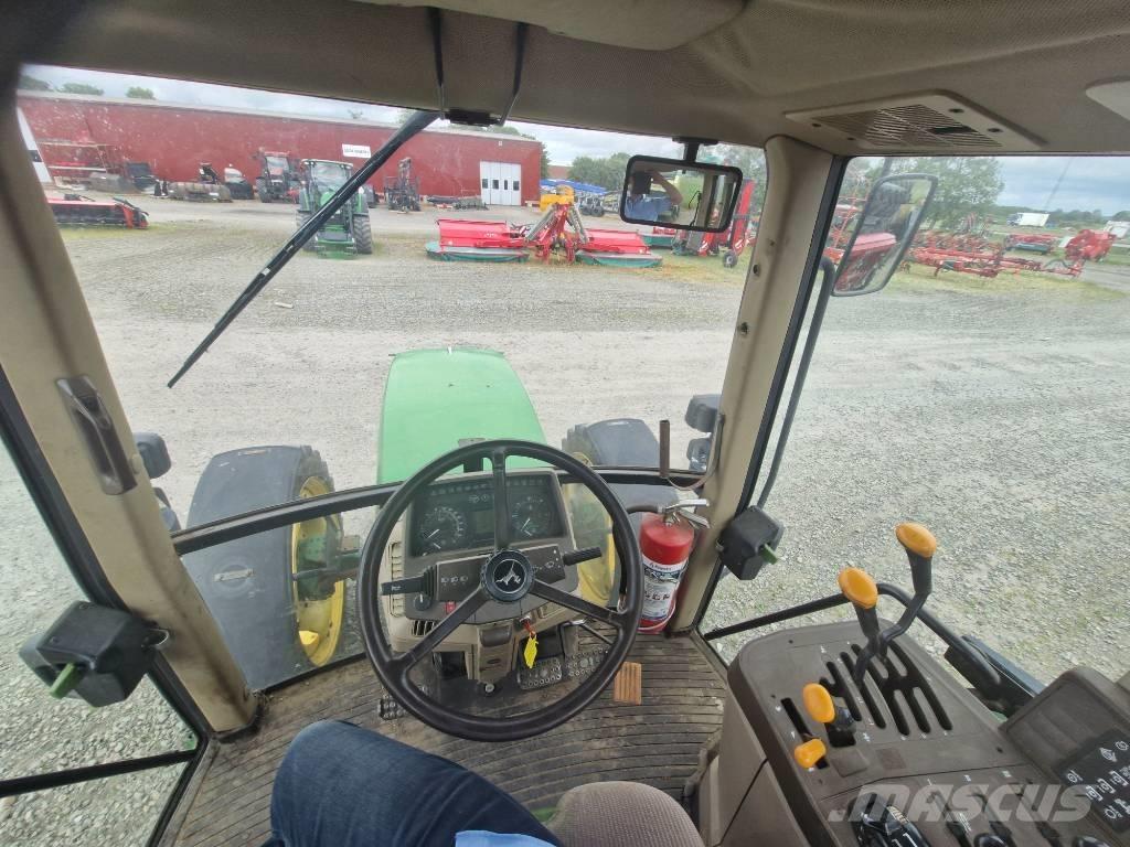 John Deere 6210 Traktory