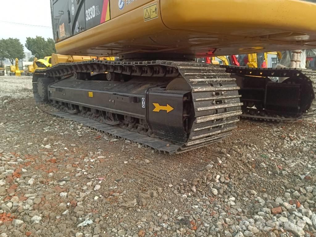 CAT 323 D Pásové rýpadlá
