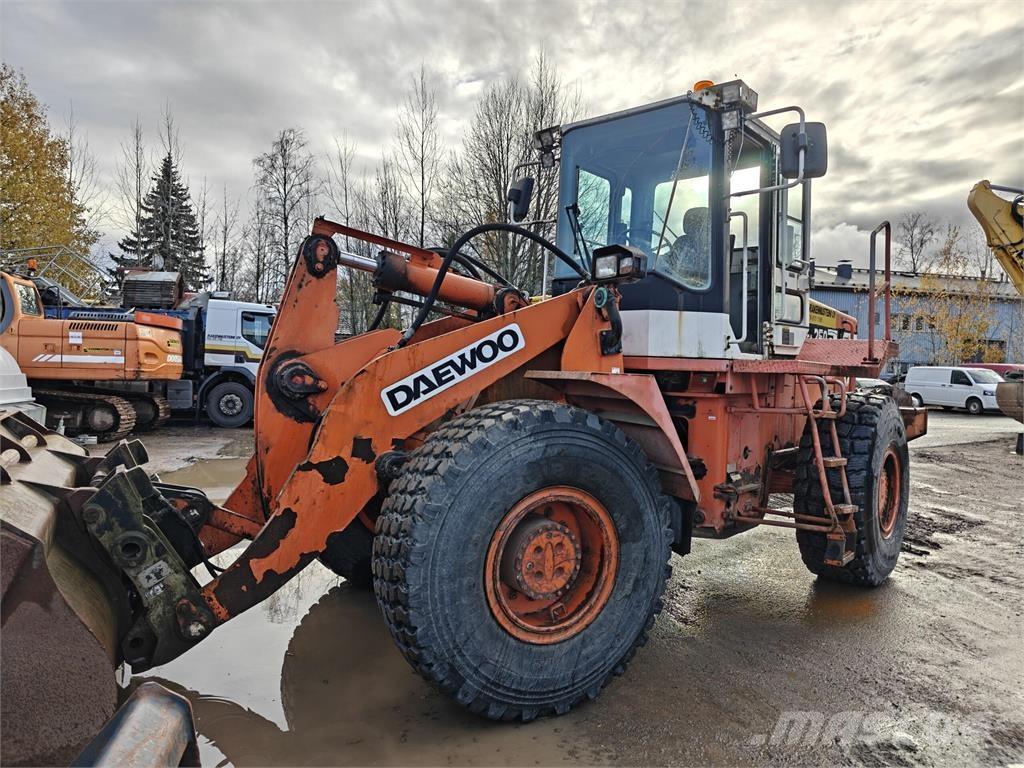 Daewoo Mega 250 Kolesové nakladače