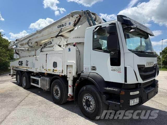 Iveco Trakker 450 Nákladné autá s čerpadlami betónu