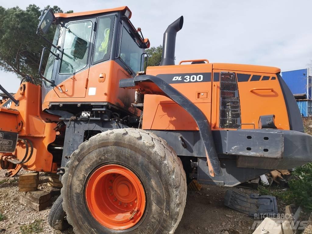 Doosan DL 300-3 Kolesové nakladače