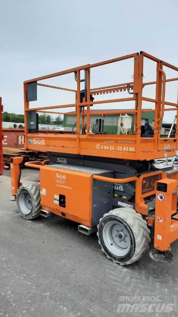 SkyJack SJ 6832 RTE Nožnicové zdvíhacie plošiny