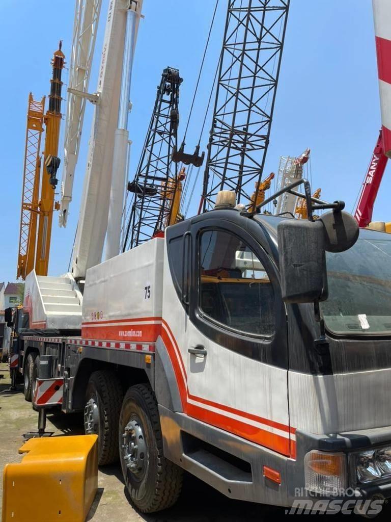 Zoomlion QY 50 V Univerzálne terénne žeriavy