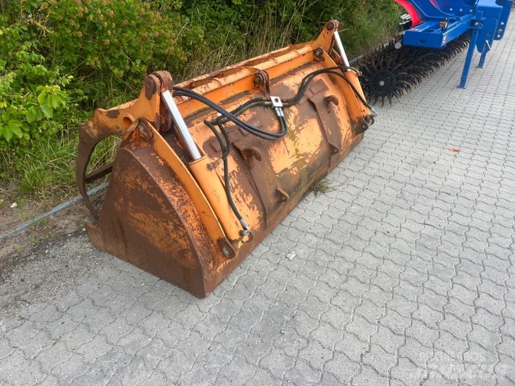  Skovl  med overfald Príslušenstvo pre čelné nakladače