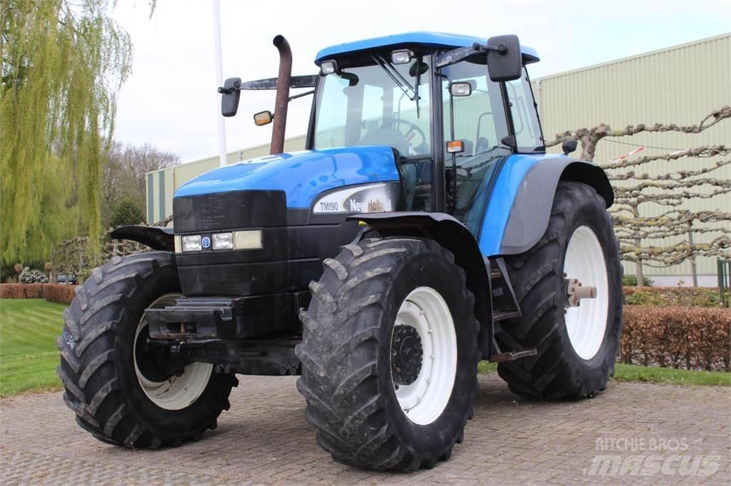 New Holland TM190 Traktory