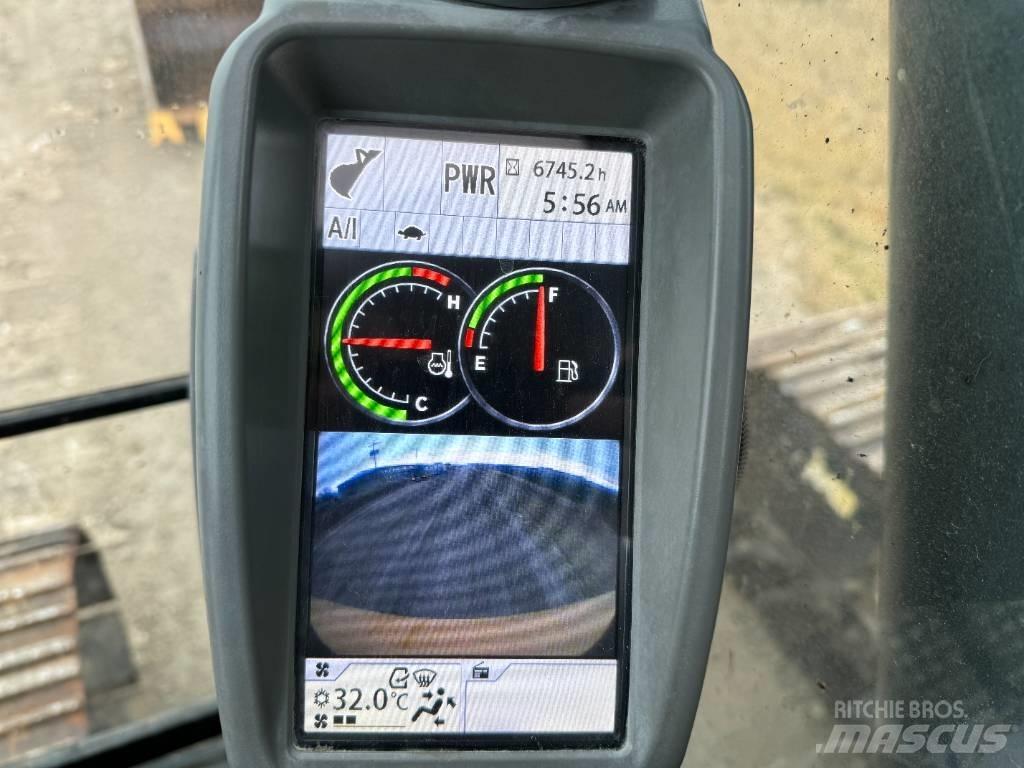 DEERE 210G LC Pásové rýpadlá