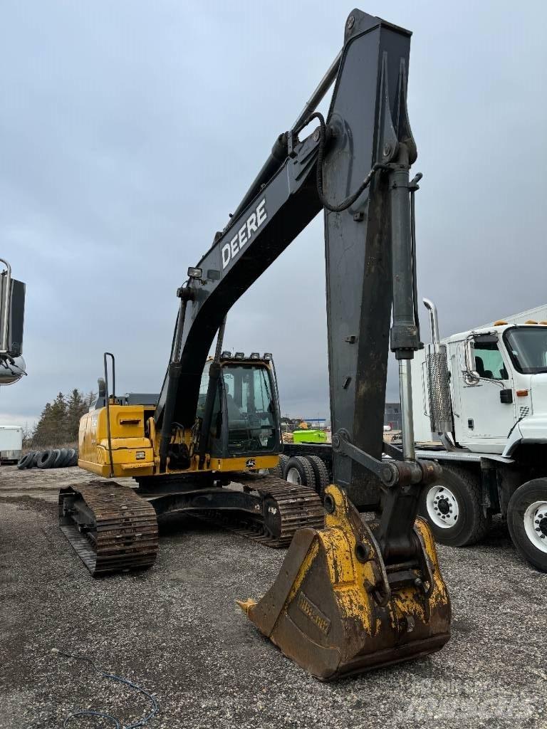 DEERE 210G LC Pásové rýpadlá
