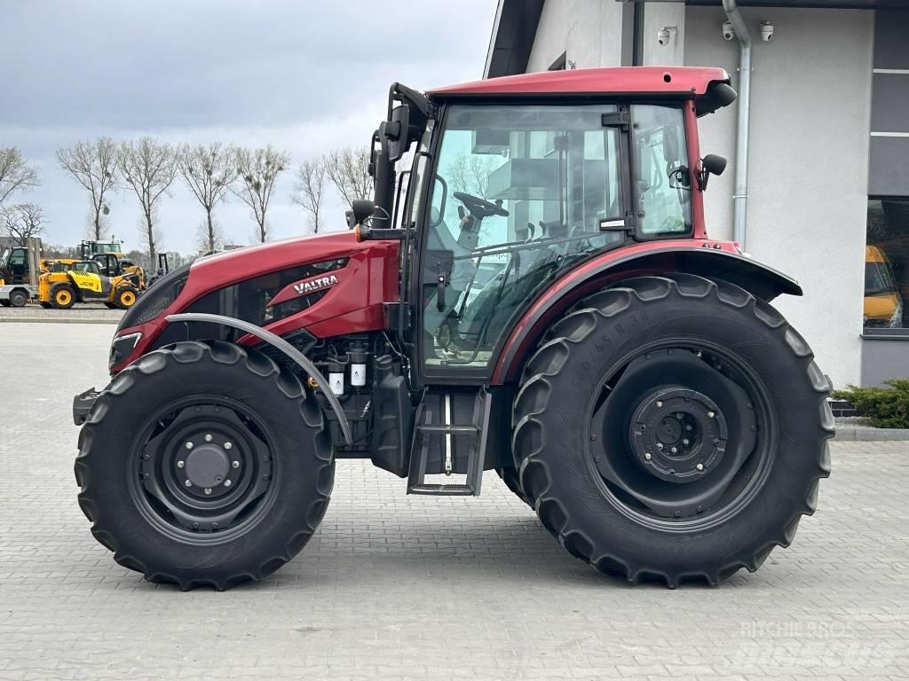 Valtra A 104 Traktory
