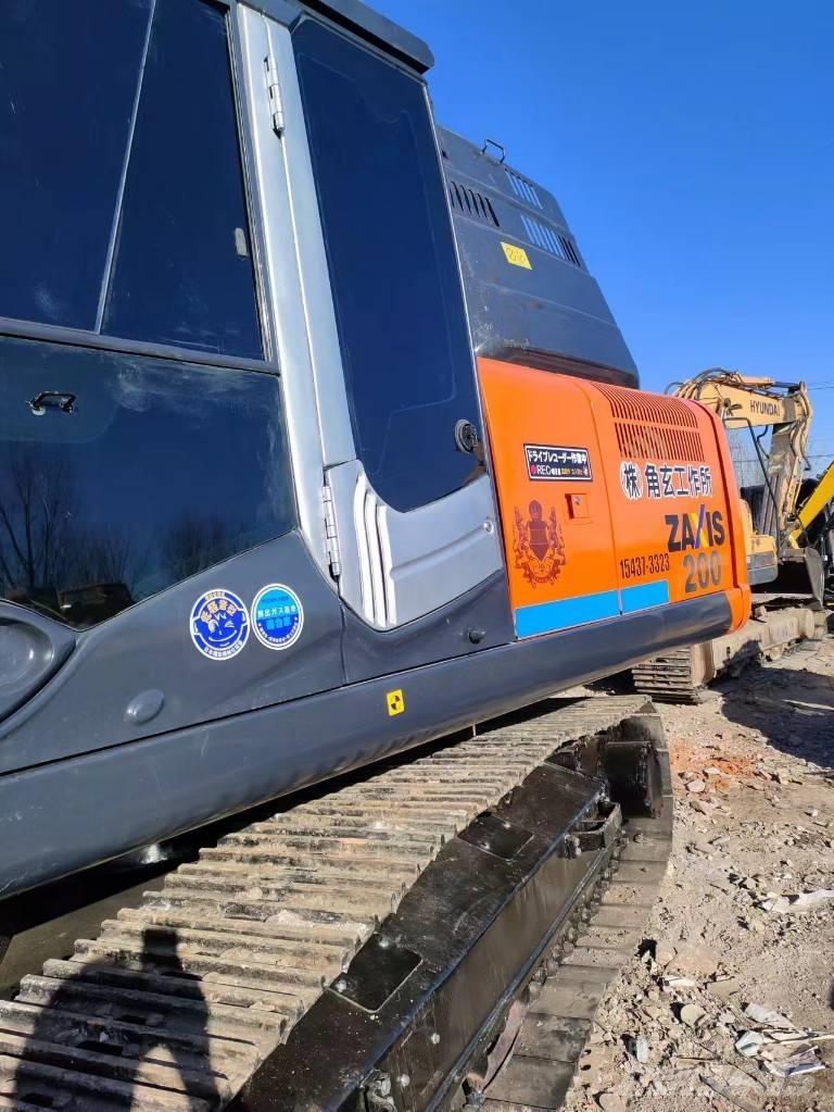 Hitachi ZX 200 Pásové rýpadlá