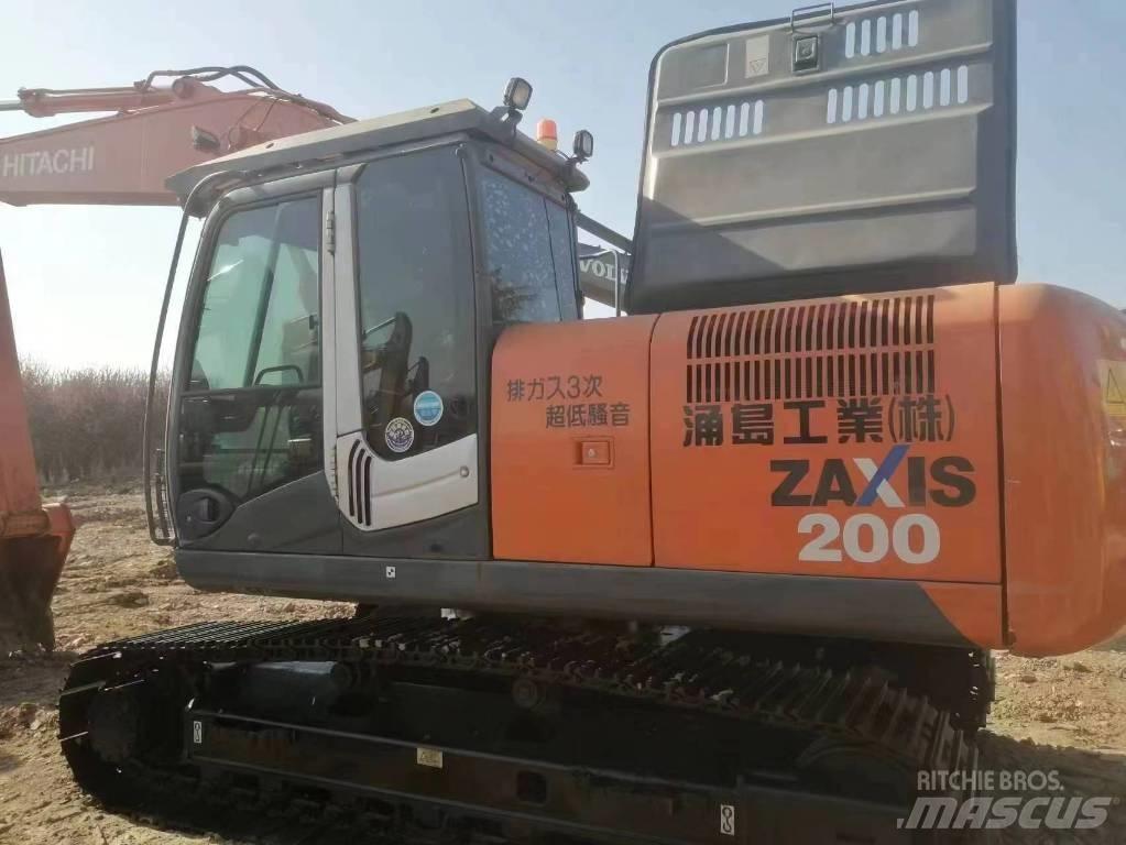Hitachi ZX 200 Pásové rýpadlá