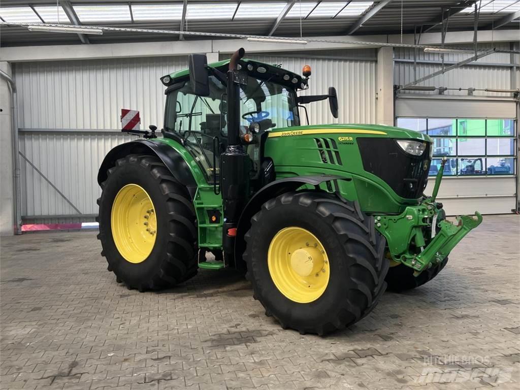 John Deere 6215R Traktory