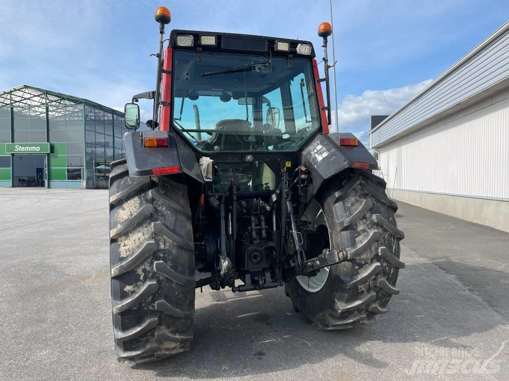 Valtra X 120 Traktory