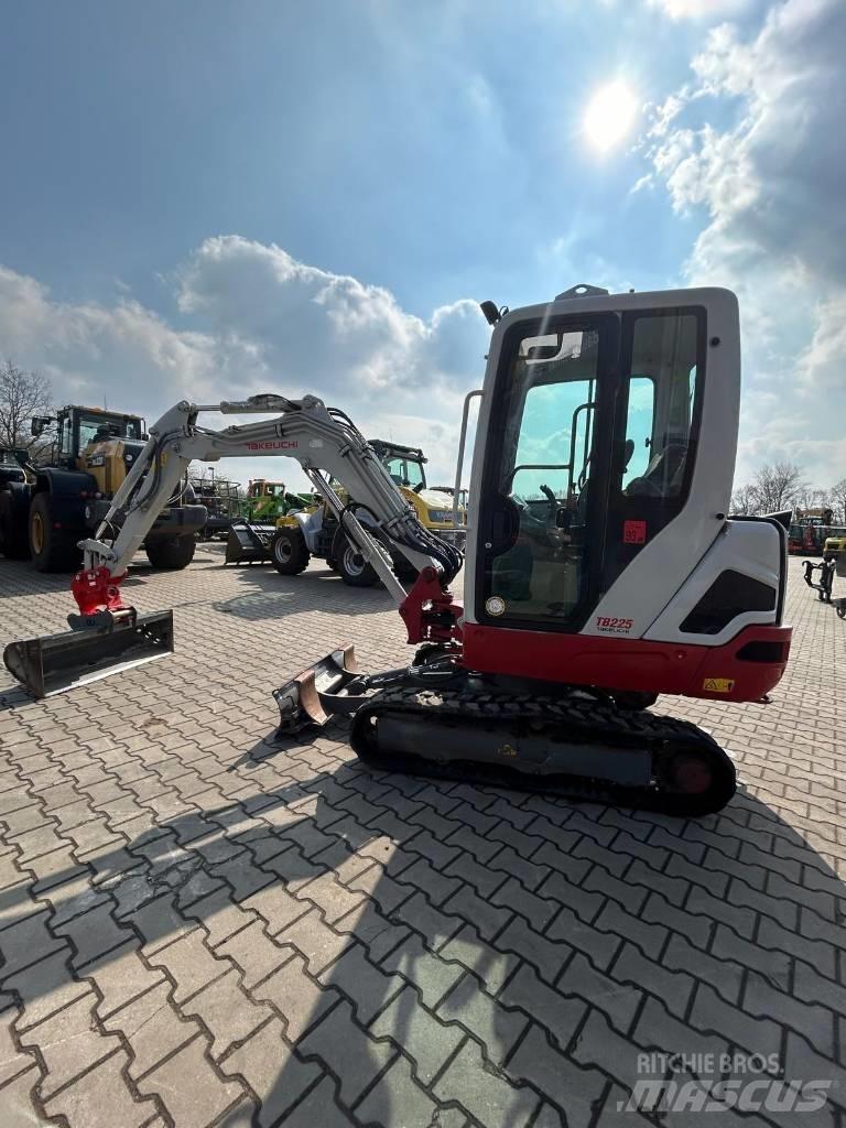 Takeuchi TB 225 Mini rýpadlá < 7t