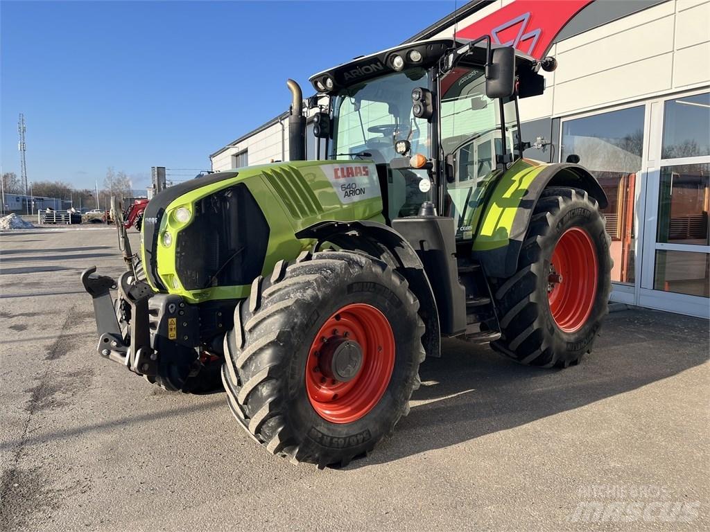 CLAAS Arion 640 Traktory