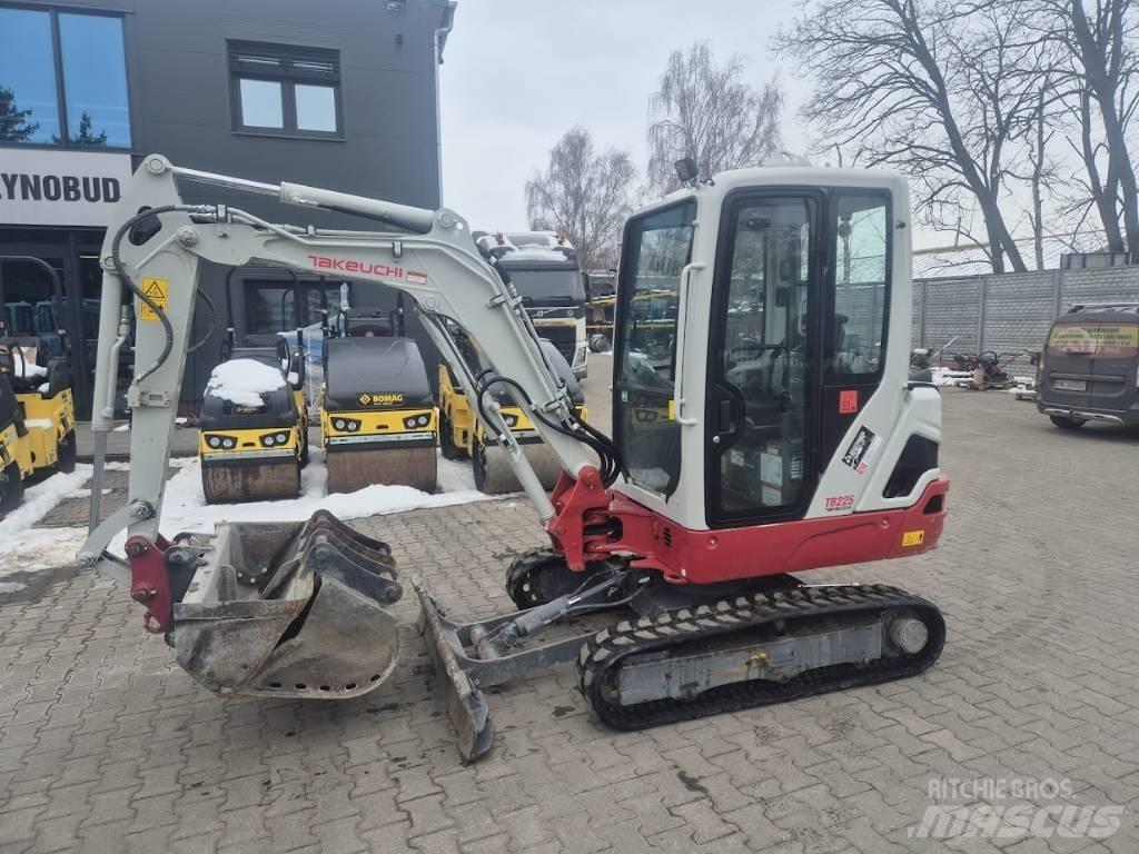Takeuchi TB 225 Mini rýpadlá < 7t