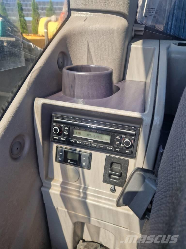Volvo EW 210 D Stroje pre manipuláciu s odpadom