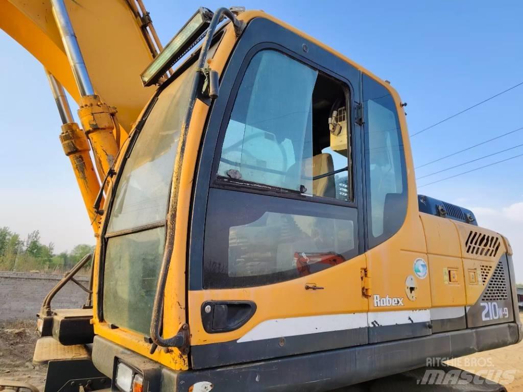 Hyundai R210W-9 Kolesové rýpadlá