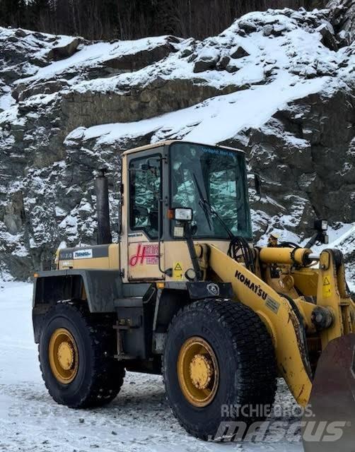 Komatsu WA 270 Kolesové nakladače