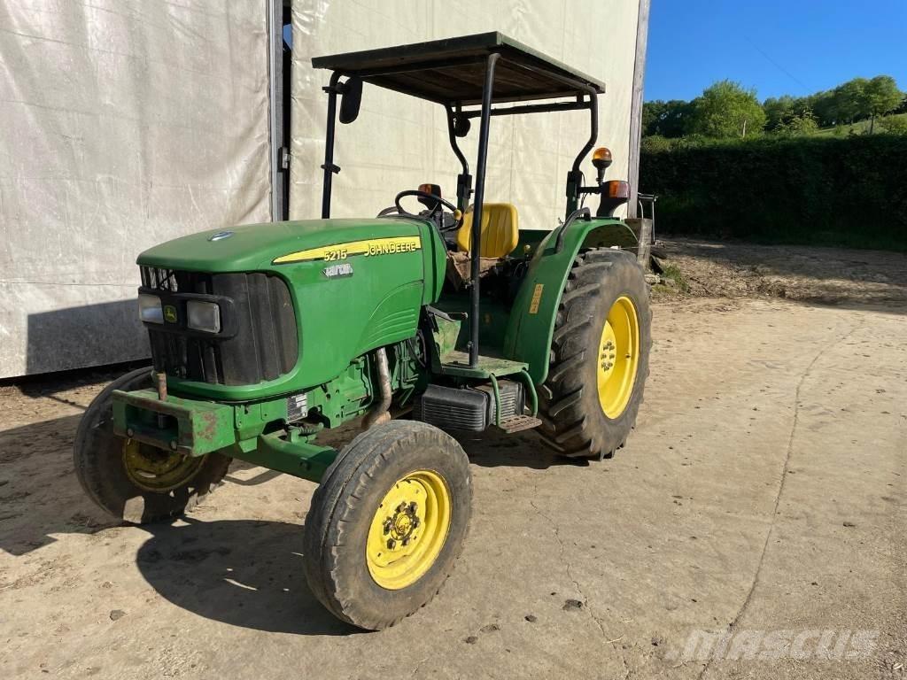 John Deere 5215 Traktory