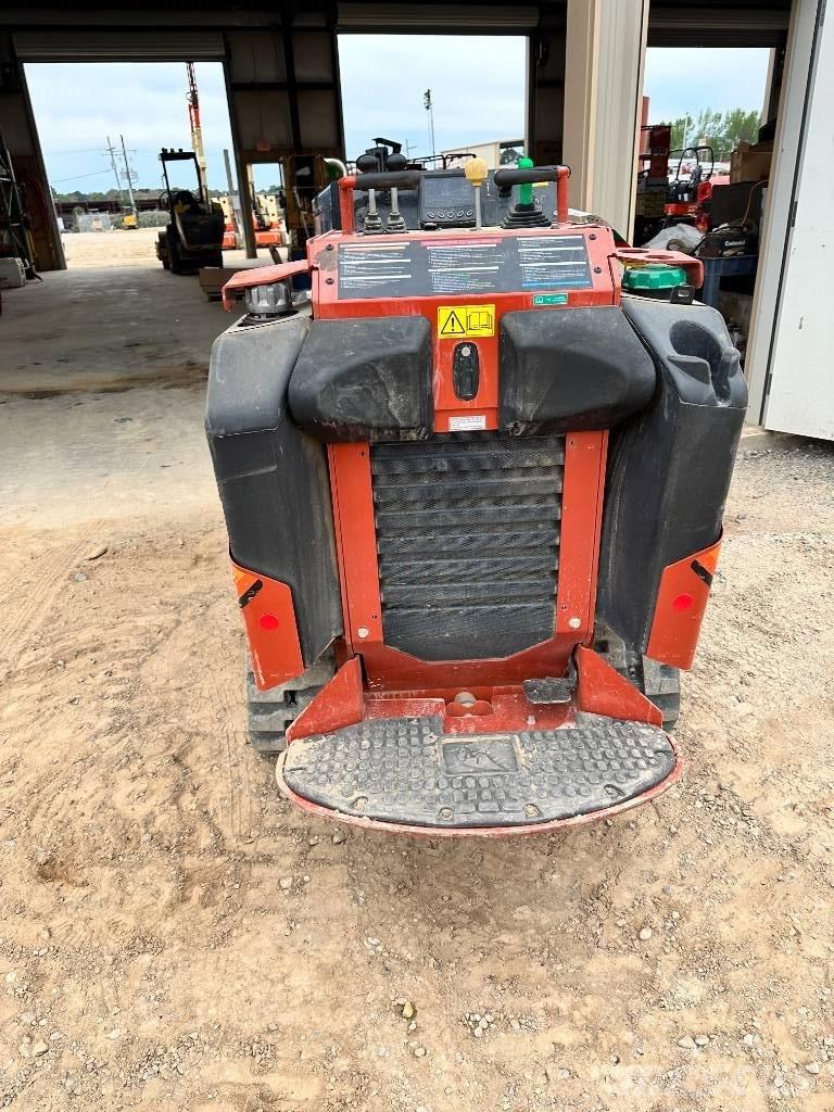 Ditch Witch sk 1050 Šmykom riadené nakladače