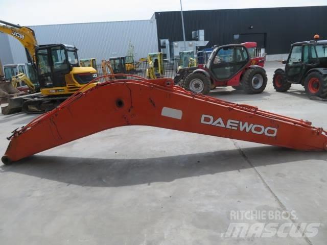 Daewoo DX 225 LC Podvozky a zavesenie kolies