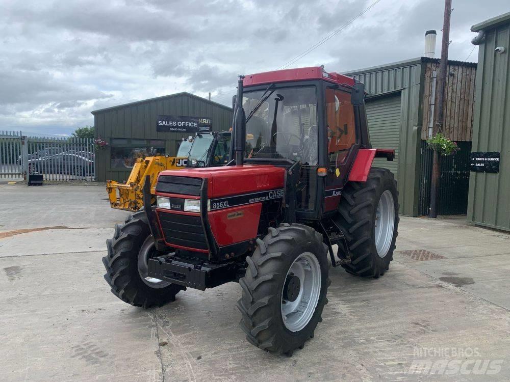 Case IH 856 XL Traktory