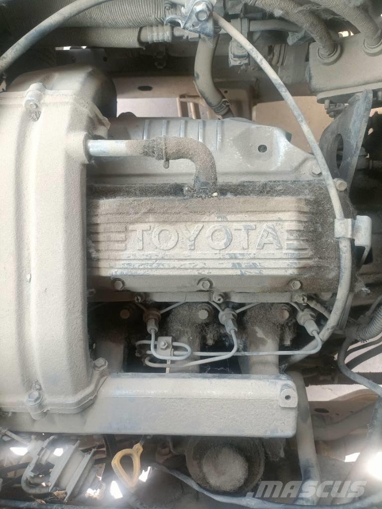 Toyota Coaster Bus Minibusy