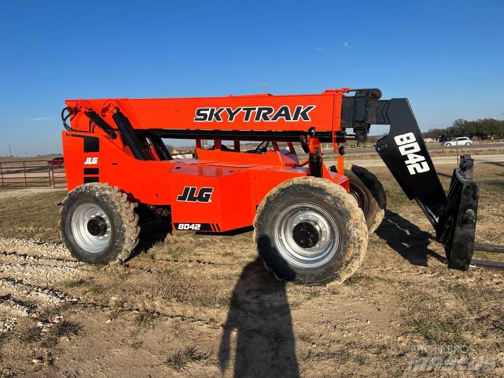 SkyTrak 8042 Teleskopické manipulátory