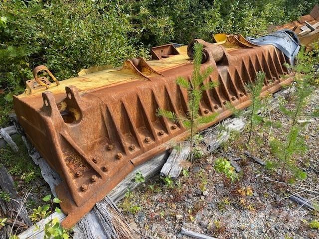 Komatsu D 155 AX Radlice