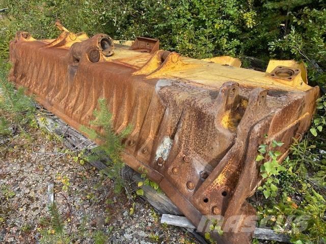 Komatsu D 155 AX Radlice