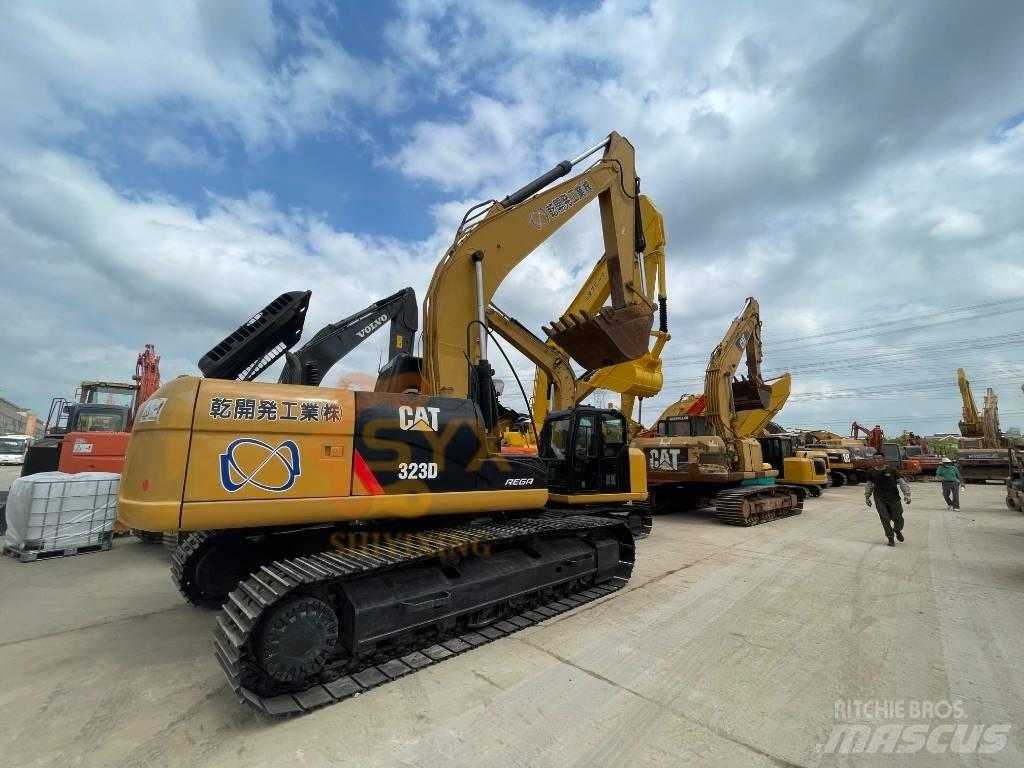 CAT 323 D Pásové rýpadlá