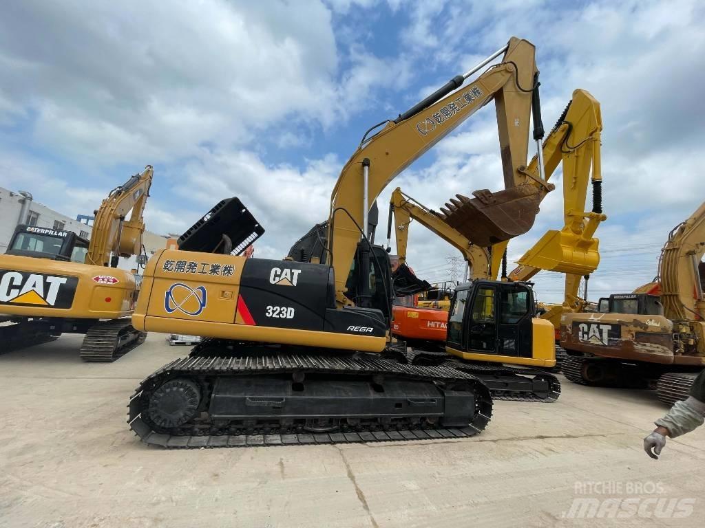 CAT 323 D Pásové rýpadlá