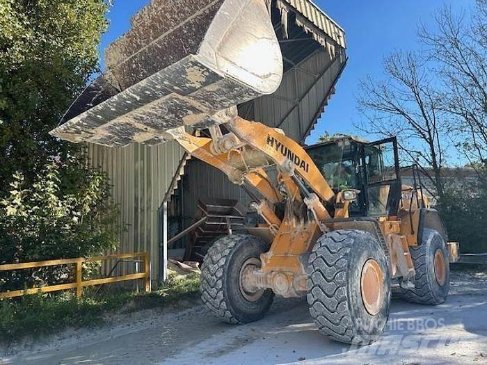 Hyundai HL970 Kolesové nakladače