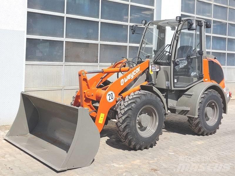 Atlas AR 400 Šmykom riadené nakladače