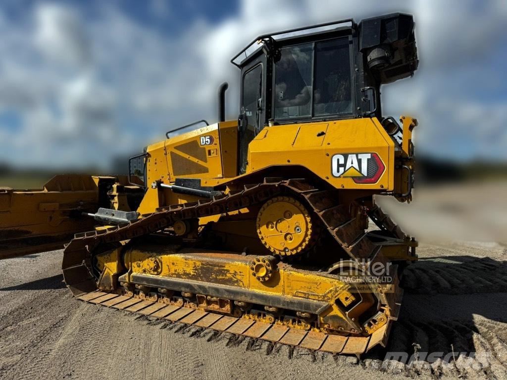 CAT D 5 Pásové dozéry