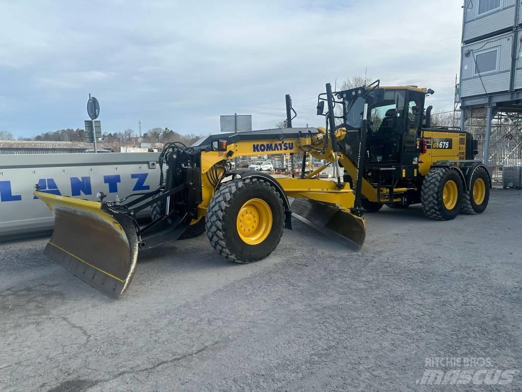 Komatsu GD675-7E0 Grejdery