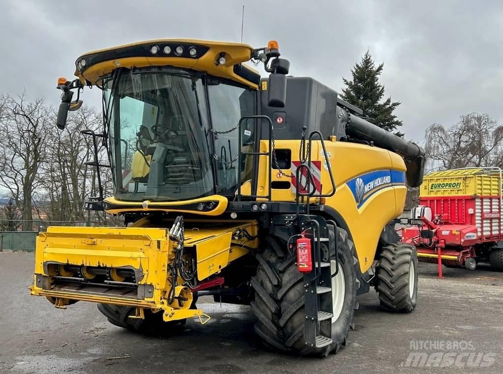 New Holland CX 880 Kombinované zberacie stroje