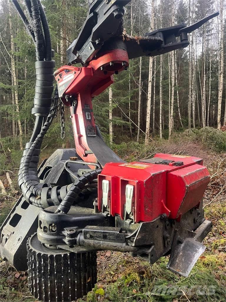 Komatsu S92 Žatevné hlavy