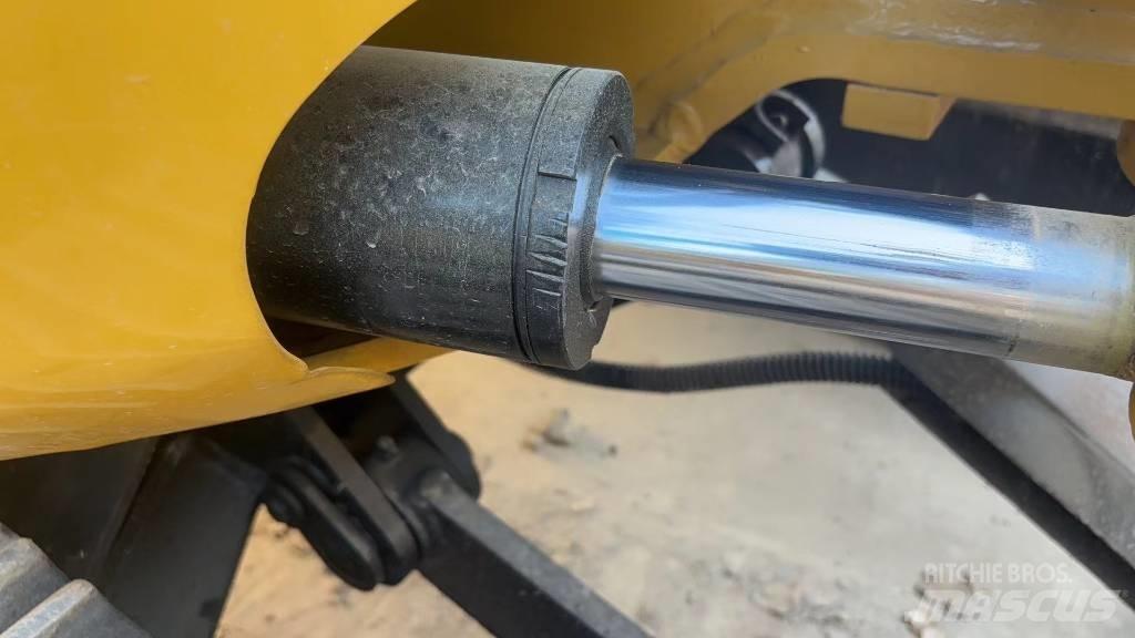 CAT 303.5 Mini rýpadlá < 7t