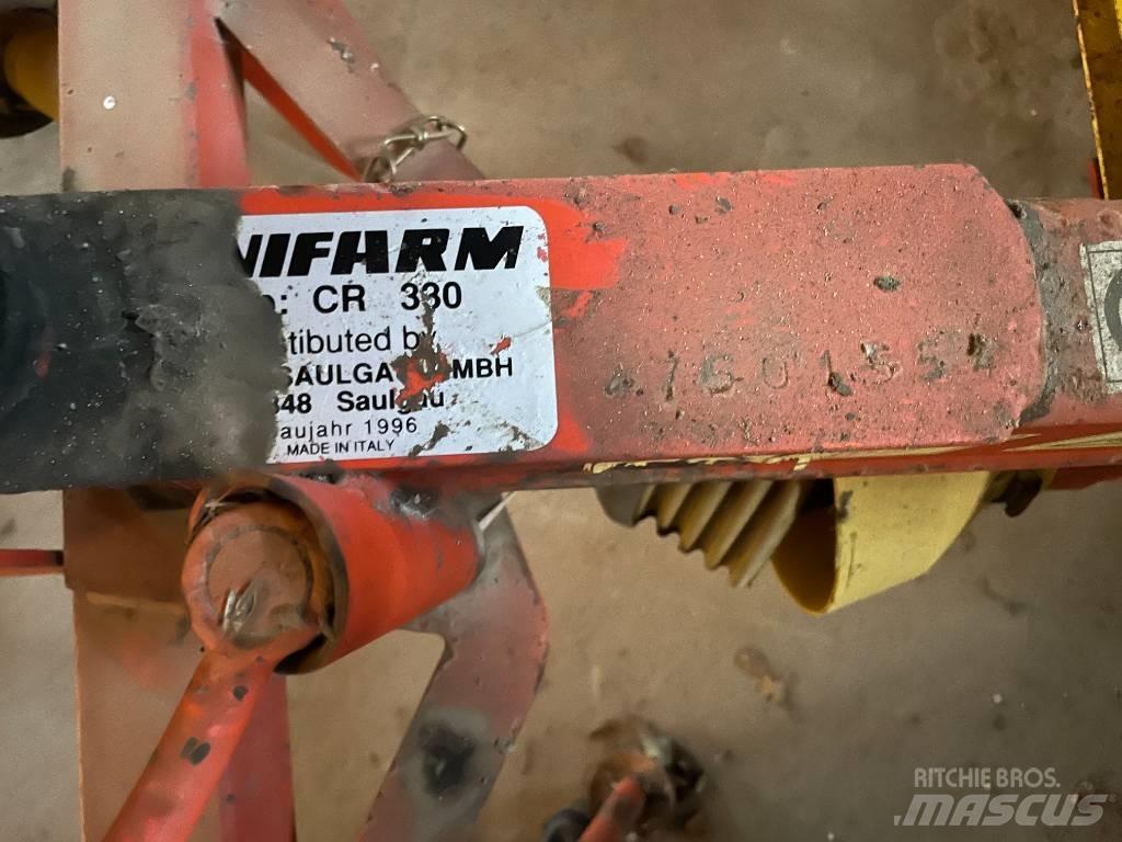 Unifarm CR 330 Obracače a zhrabovače sena